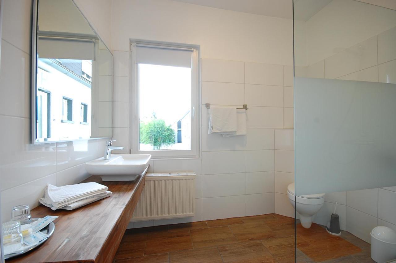 Hotel Haus Isenburg Neu-Isenburg Bagian luar foto