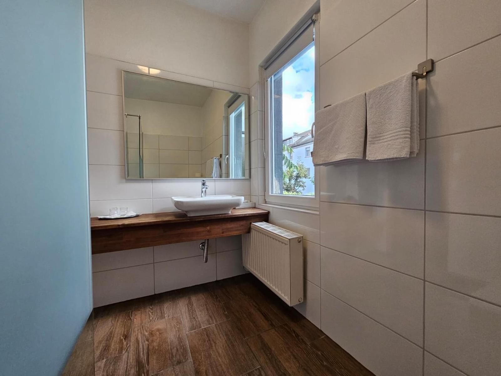 Hotel Haus Isenburg Neu-Isenburg Bagian luar foto